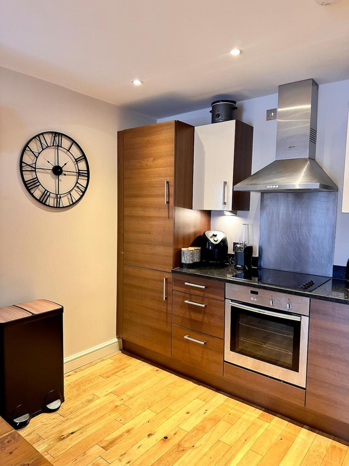 2 Bed, 2 Bath Apartment In Roundhay 利兹 外观 照片
