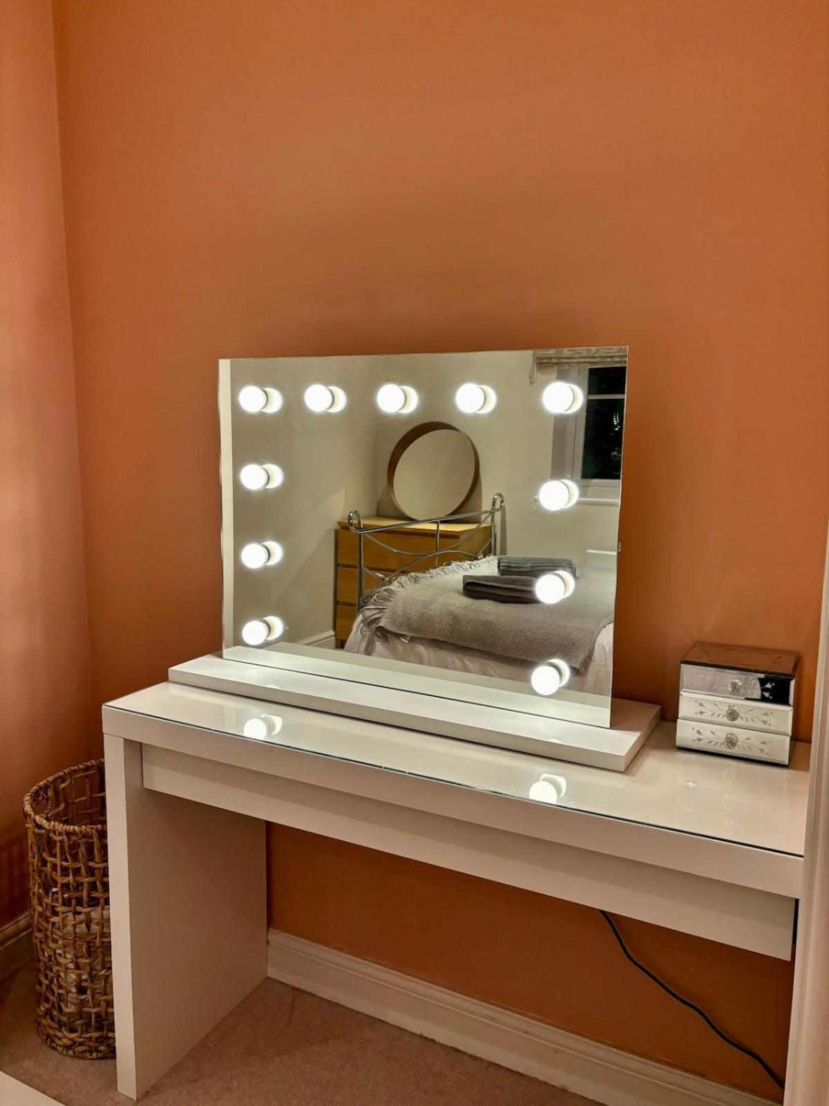 2 Bed, 2 Bath Apartment In Roundhay 利兹 外观 照片