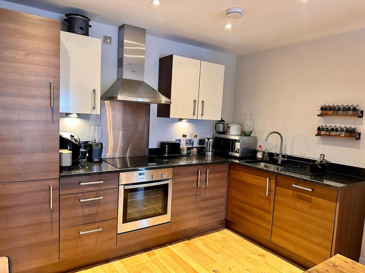 2 Bed, 2 Bath Apartment In Roundhay 利兹 外观 照片