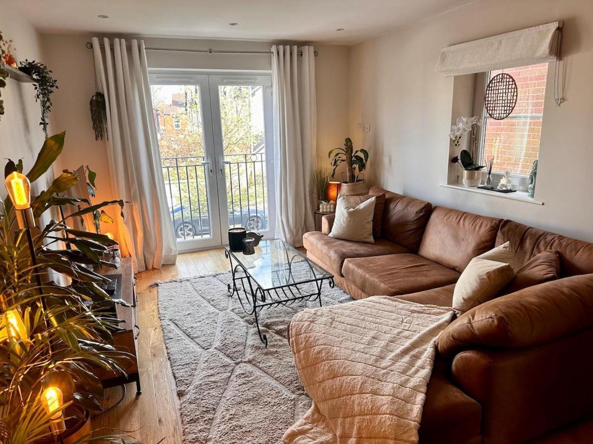 2 Bed, 2 Bath Apartment In Roundhay 利兹 外观 照片